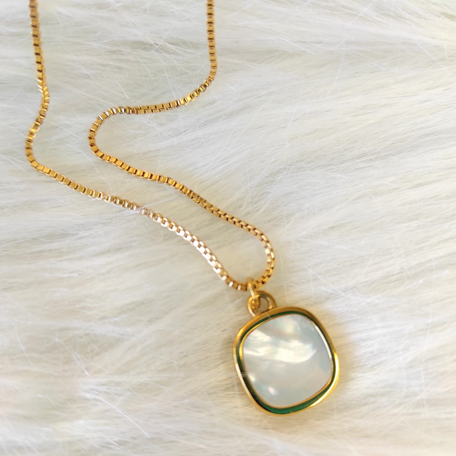 mother pearl necklace